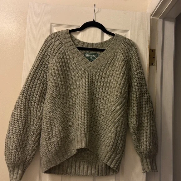 American Eagle Green Knit Sweater - Picture 1 of 3